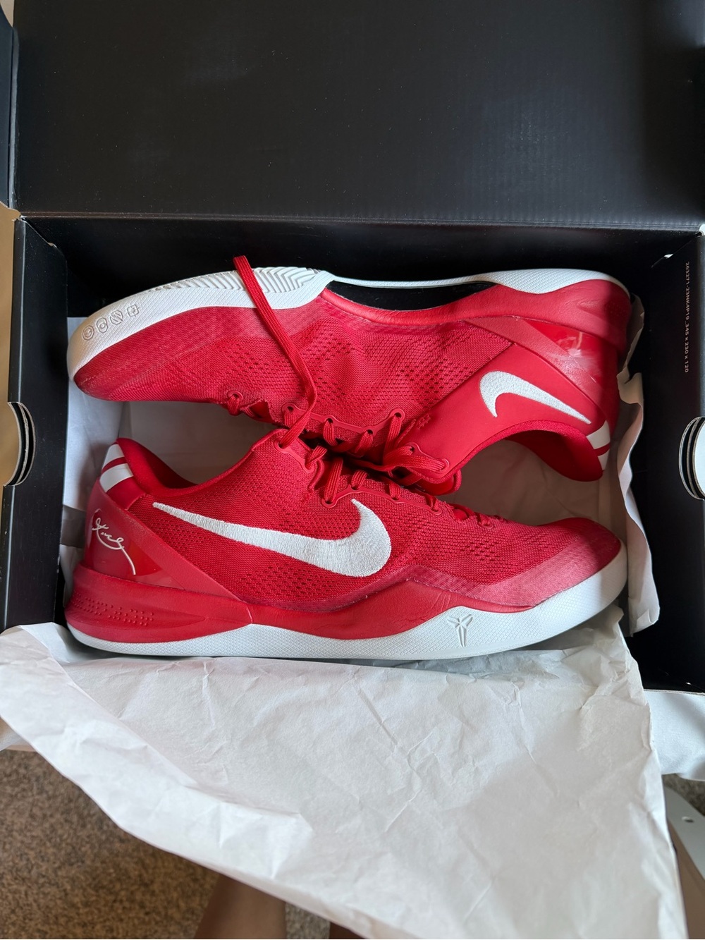 BASKETBALL SHOES